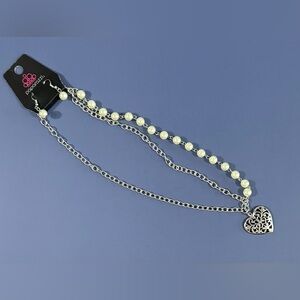 NWT. Paparazzi Elegant Silver and Faux Pearl Heart Pendant Necklace